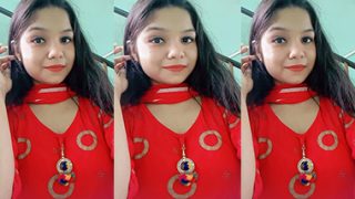 Bengali Horny Girl Showing Pussy With Bf